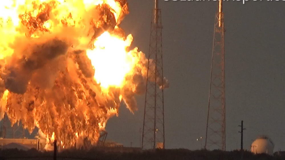 Wybuch Falcona 9 na przylądku Canaveral