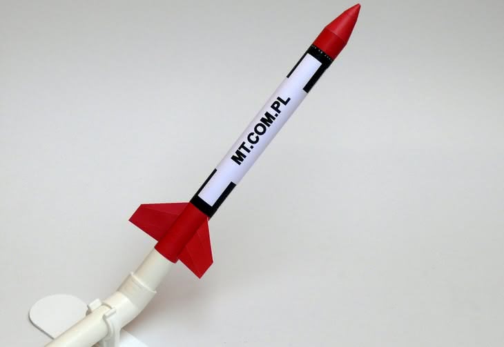 Doświadczalne rakiety stąpane - modele latające z napędem pneumatycznym
