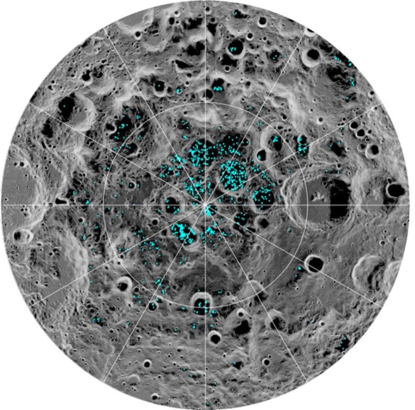 Лунная вода на луне. Лунные кратеры. Луна на поверхности воды. Вода на Луне снимки. Поверхность Луны.