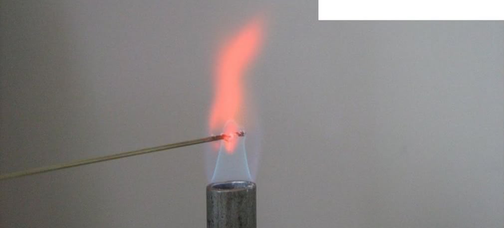 Barwienie płomienia palnika