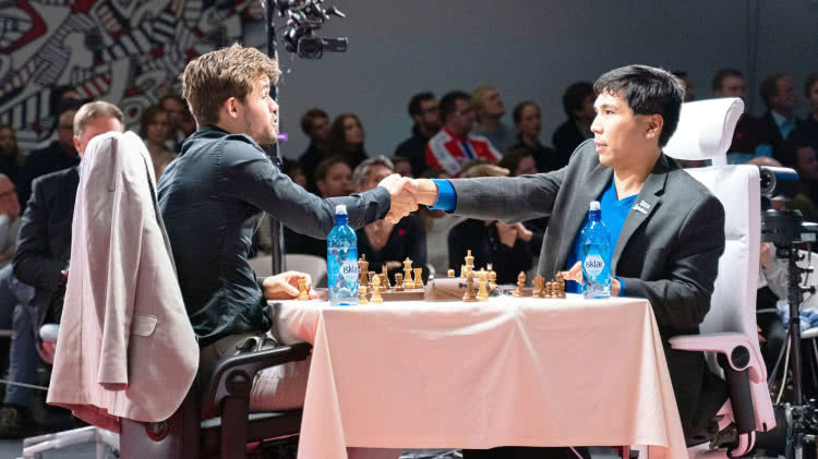 Arcymistrz Hikaru Nakamura – mistrz świata w szachach 960