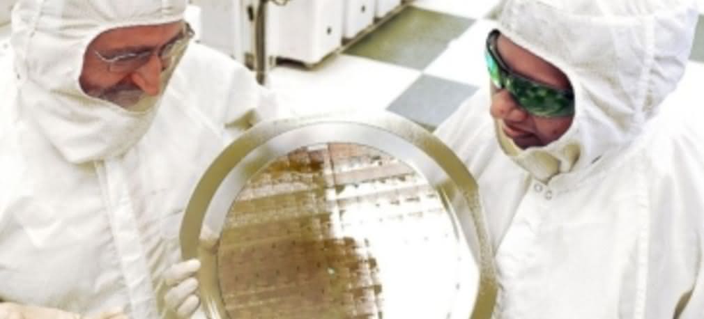 IBM zaskakuje 7-nanometrowym chipem