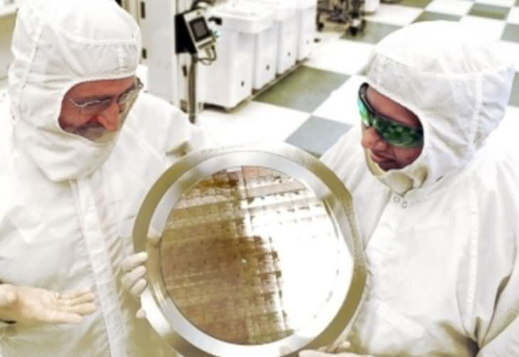 IBM zaskakuje 7-nanometrowym chipem