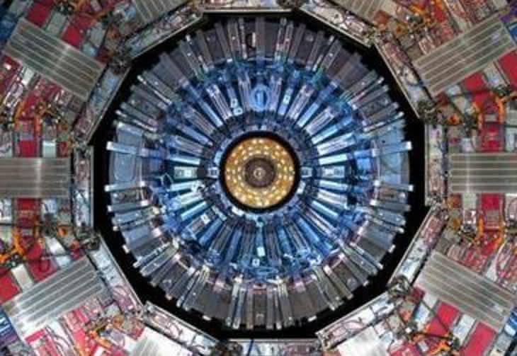 Pomóż CERN i stwórz nową fizykę