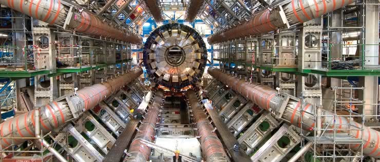 Nie tylko bozon HIGGSA - Śmiała próba dotarcia do prapoczątku