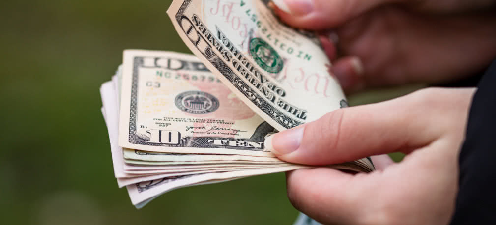 Czy opłaca się ściągać sprzęt z USA? Czyli jak płacić mniej w dolarach