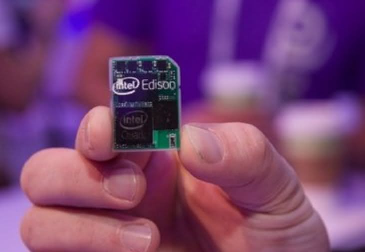 Intel proponuje komputer wielkości karty pamięci
