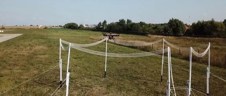 Ładowanie dronów w powietrzu
