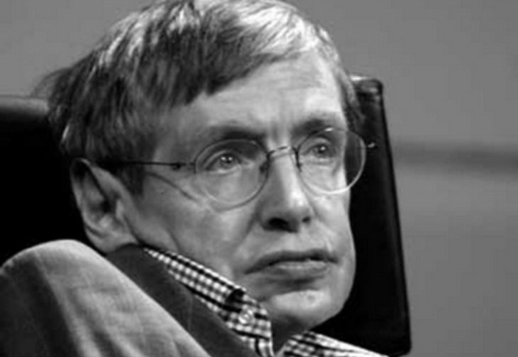 Hawking znów rewolucjonizuje fizykę czarnych dziur