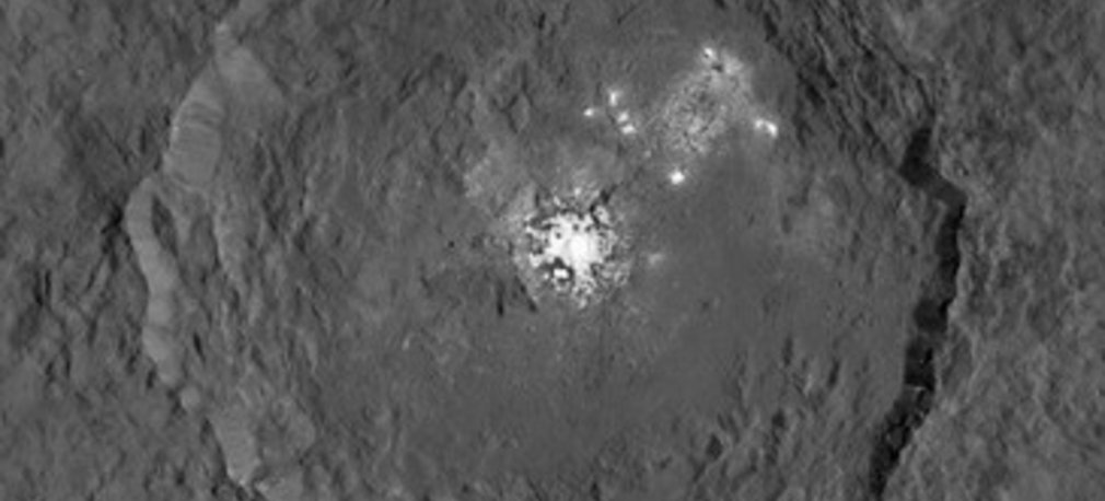Już wiadomo, czym są plamy na Ceres