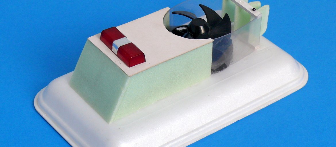 Model poduszkowca z napędem elektrycznym MT? 2012A