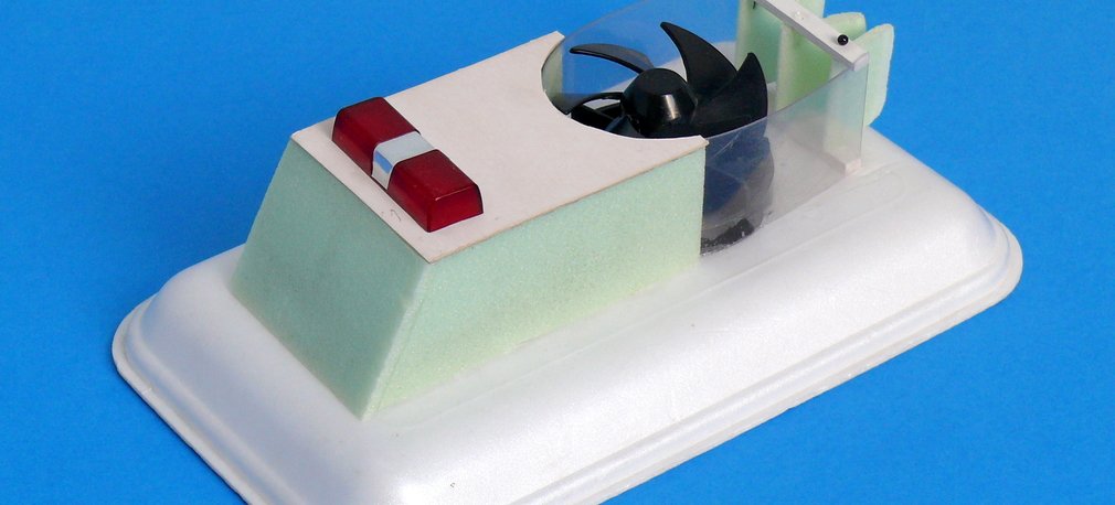 Model poduszkowca z napędem elektrycznym MT? 2012A