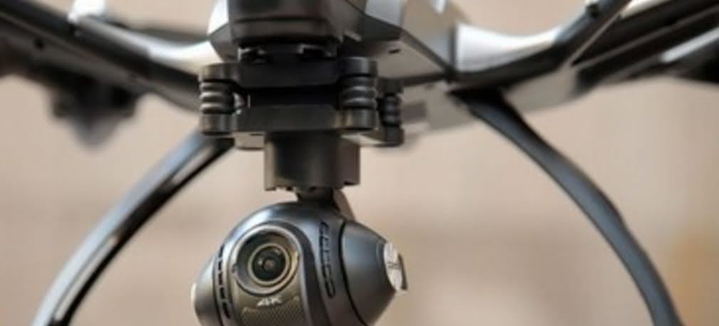 Dron sterowany ćwierknięciem