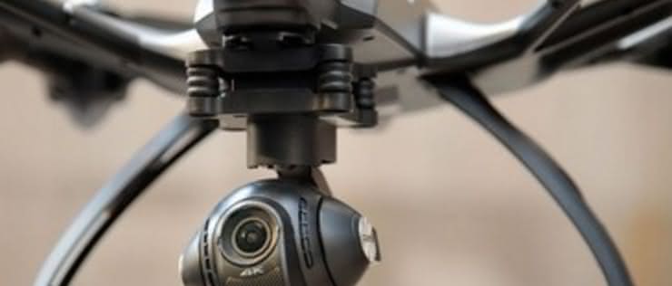 Dron sterowany ćwierknięciem