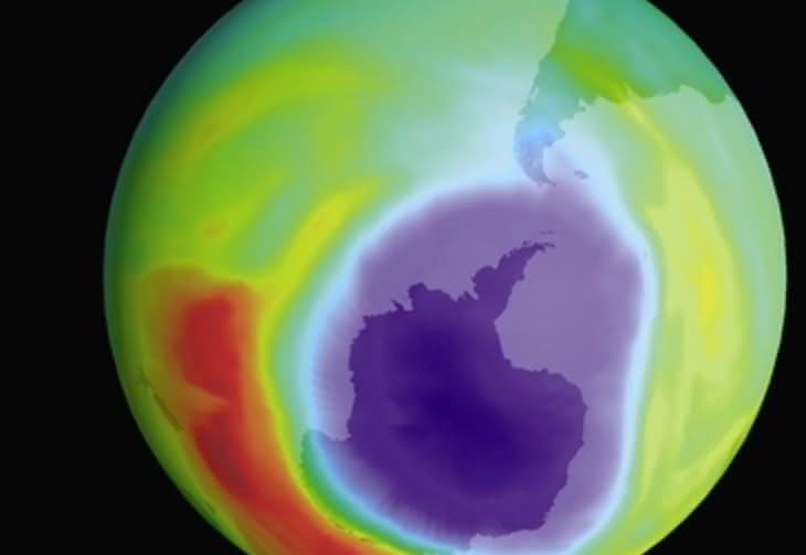 Co niszczy ozon w atmosferze?