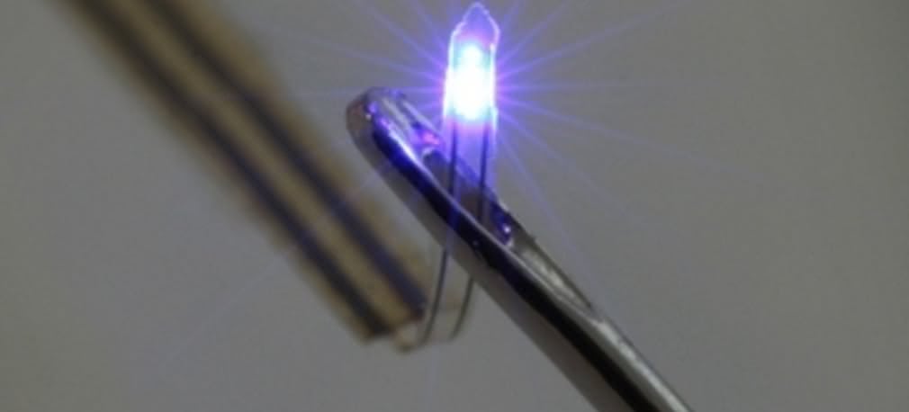 Lampki LED o grubości trzech atomów