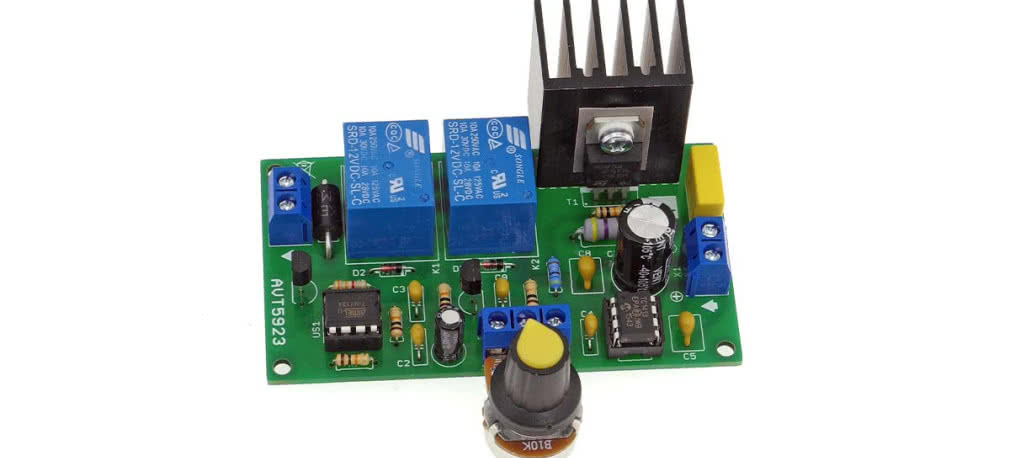 AVT5923. Płynny regulator prędkości i kierunku obrotów silnika 12 V