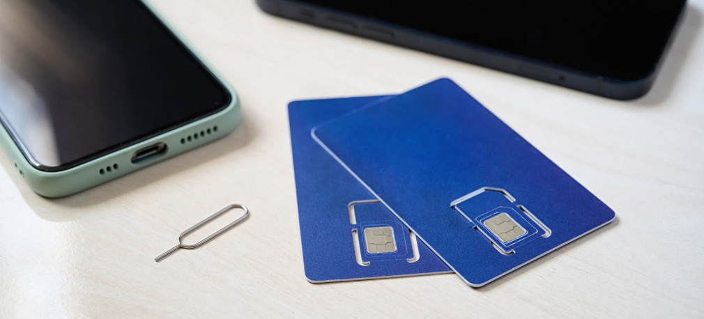 Koniec karty SIM Plastikowa karta znika z telefonów. Co ją zastępuje i co to zmienia dla użytkownika