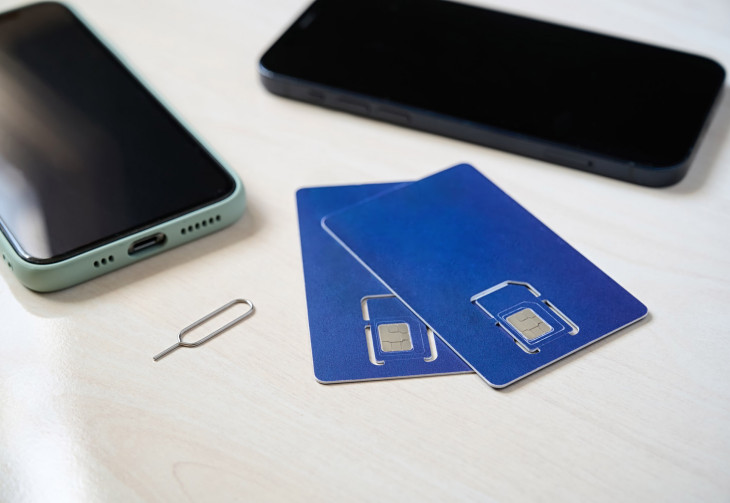 Koniec karty SIM Plastikowa karta znika z telefonów. Co ją zastępuje i co to zmienia dla użytkownika