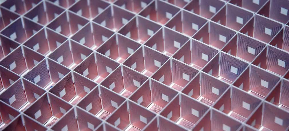 Nowe metamateriały: światło pod kontrolą