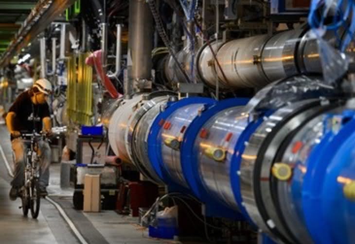 Egzotyczne hadrony, czyli fizyka wciąż zaskakuje
