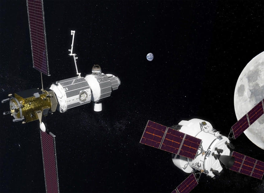 Statek Orion zbliża się do stacji na orbicie Księżyca - wizualizacja