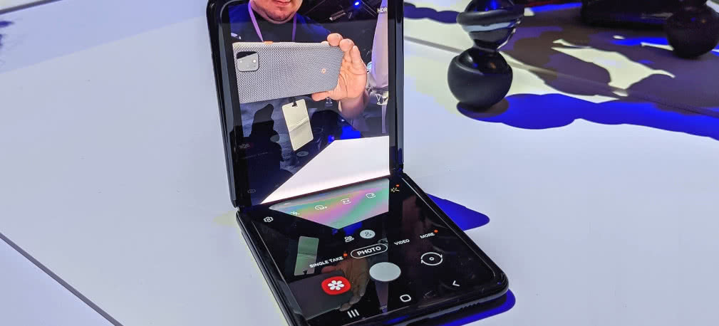 Flex do korzystania ze złożonego smartfona