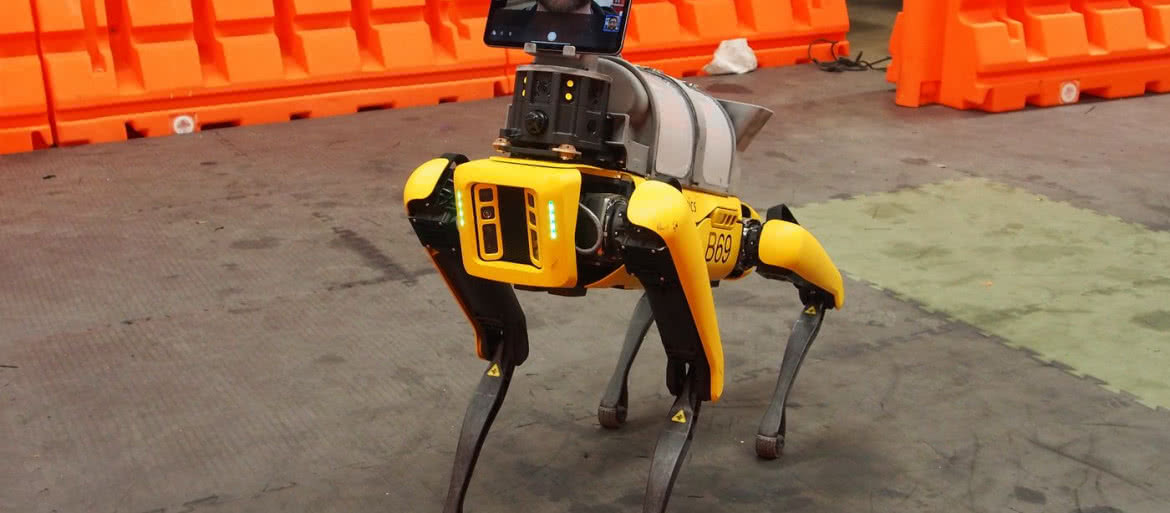 Robot-lekarz Boston Dynamics na obchodzie 
