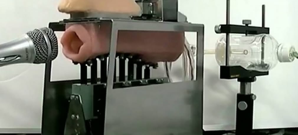 Maszyna mówi przez nos