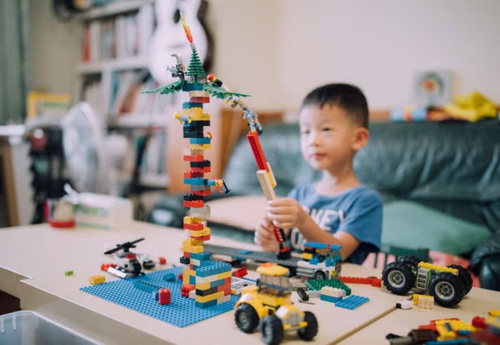 Dlaczego warto bawić się z dzieckiem klockami LEGO?