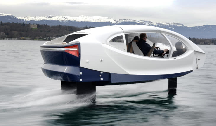 Taksówki latają nad Sekwaną