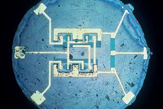 Model układu scalonego Roberta Noyce’a z 1961 r.