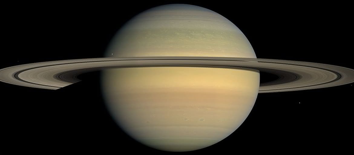 Rajd między Saturnem a jego pierścieniami