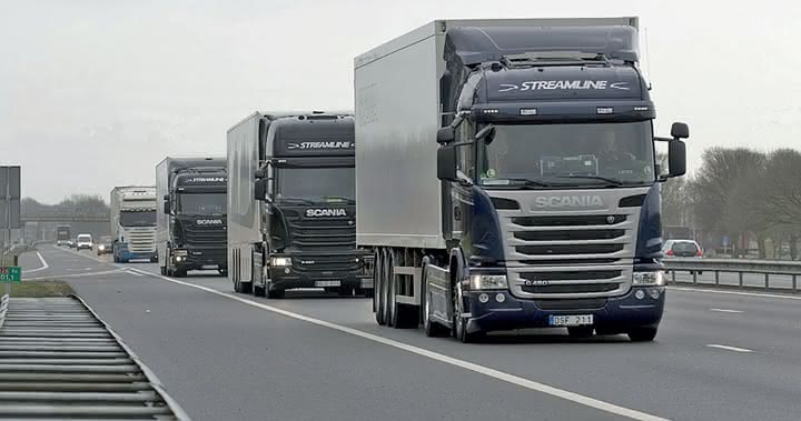 Test konwoju ciężarówek Scanii w Holandii