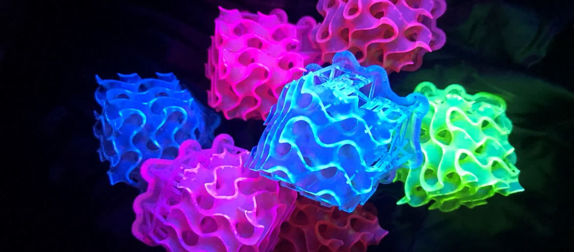 Chemicy tworzą najjaśniejsze materiały fluorescencyjne, jakie znamy 