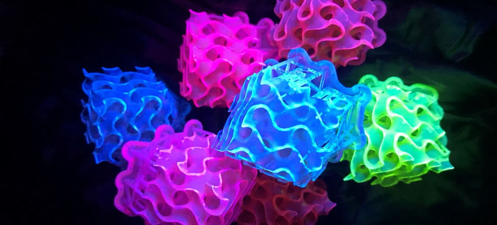 Chemicy tworzą najjaśniejsze materiały fluorescencyjne, jakie znamy 