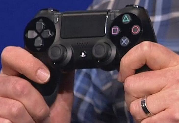 Konsola PlayStation 4 wreszcie zaprezentowana, ale nie pokazana 