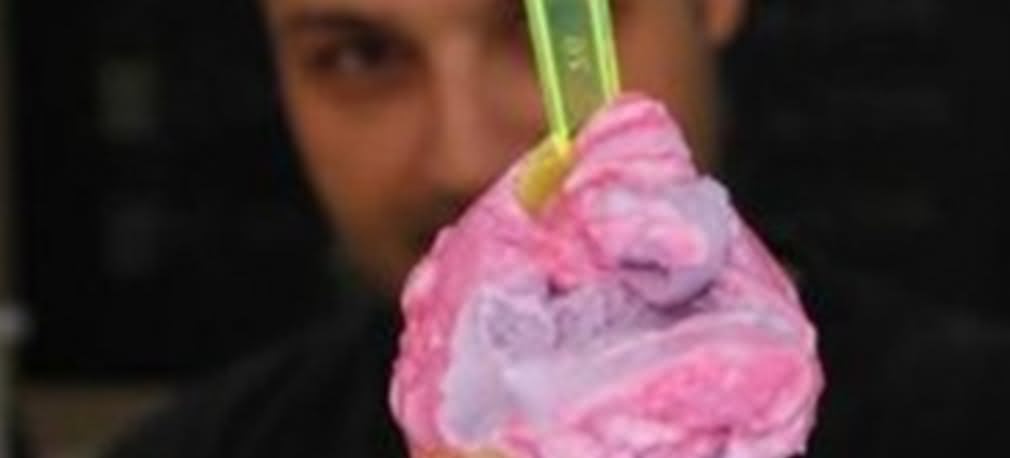 Lody zmieniające barwy w trakcie lizania