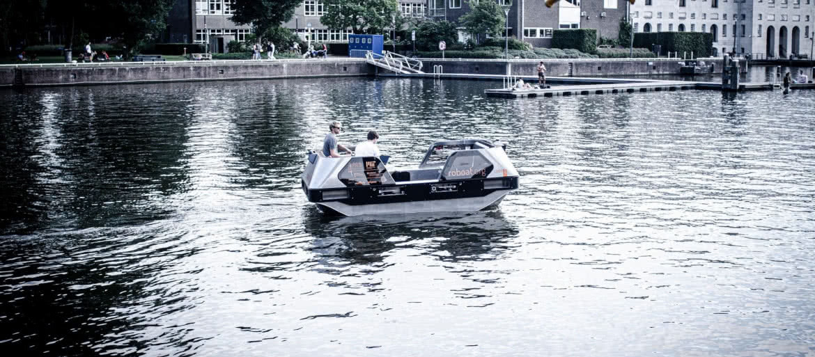 Robotyczna łódź gotowa do rejsów po amsterdamskich kanałach