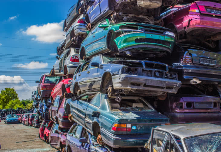 Złomowanie aut a recykling 