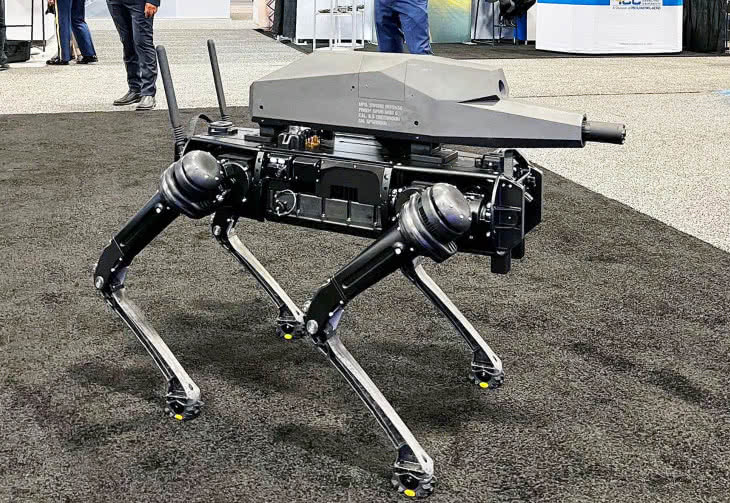 Czy prosty, szeregowy robot będzie bohaterem wojny algorytmów? Wyścig zbrojeń AI