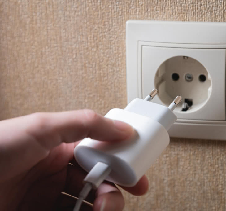 Jak dobrać osprzęt elektryczny do domu i mieszkania – na co zwrócić uwagę?