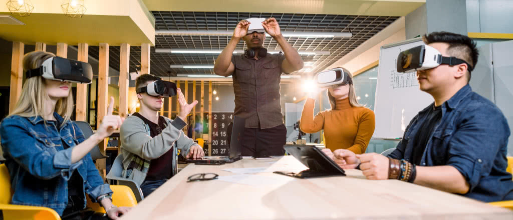 Czy nadszedł już czas na pełne zanurzenie? Kolejna fala wirtualnej i rozszerzonej  rzeczywistości