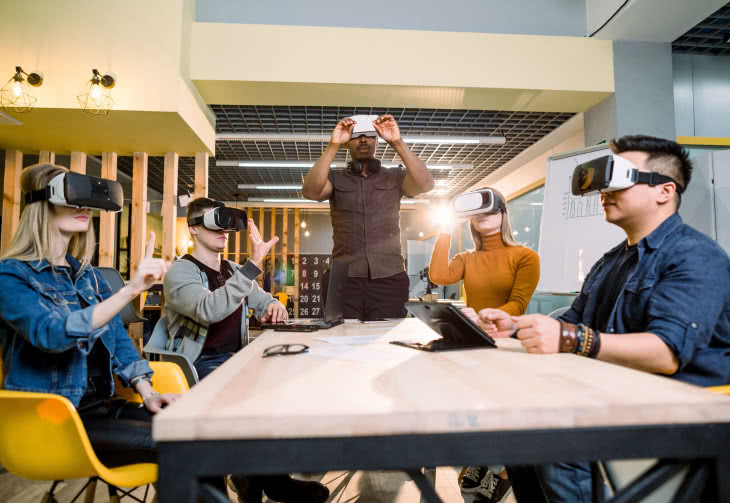 Czy nadszedł już czas na pełne zanurzenie? Kolejna fala wirtualnej i rozszerzonej  rzeczywistości