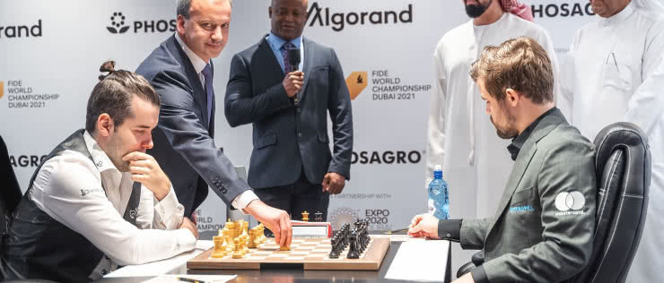 Magnus Carlsen po raz czwarty obronił tytuł Mistrza Świata w szachach