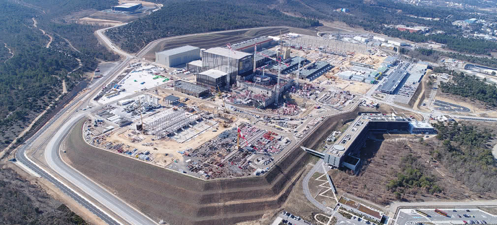 Fuzja z coraz większym opóźnieniem. ITER - wielki międzynarodowy projekt termojądrowy w tarapatach
