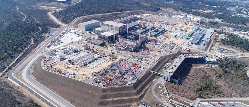 Fuzja z coraz większym opóźnieniem. ITER - wielki międzynarodowy projekt termojądrowy w tarapatach