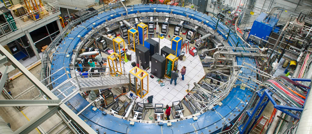 Nowa fizyka we mgle. Marzenie o czymś, co się nie zgadza