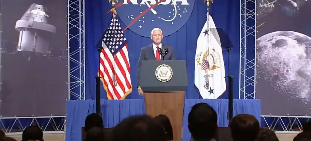 Pence: USA musi wrócić na Księżyc. I to szybko