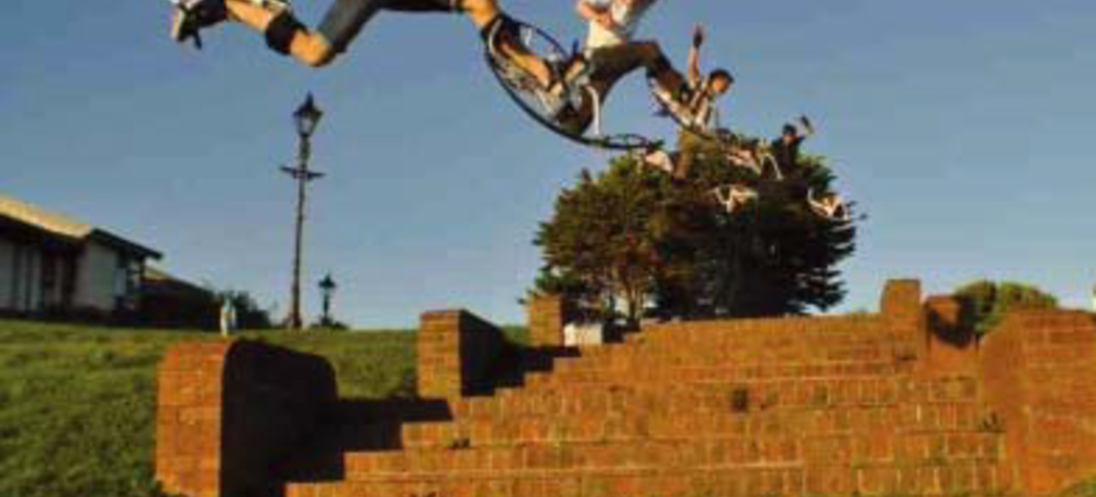 Latanie po nowemu - powerbocking i wingsuit flying